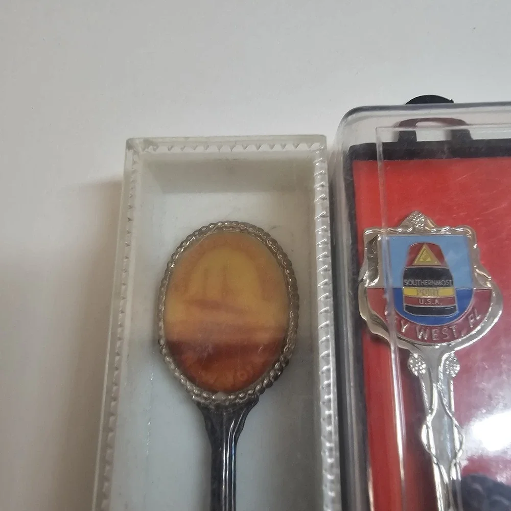 Souvenir Spoon Lot‎ Vintage Florida Canada Key West New York Enamel Collectible